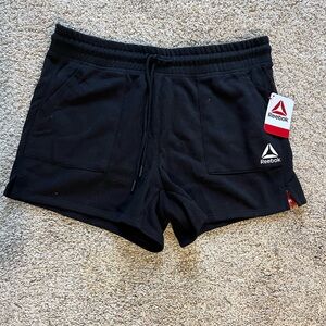 Reebok Relaxed Fleece Shorts – Black, Size M (NWT)